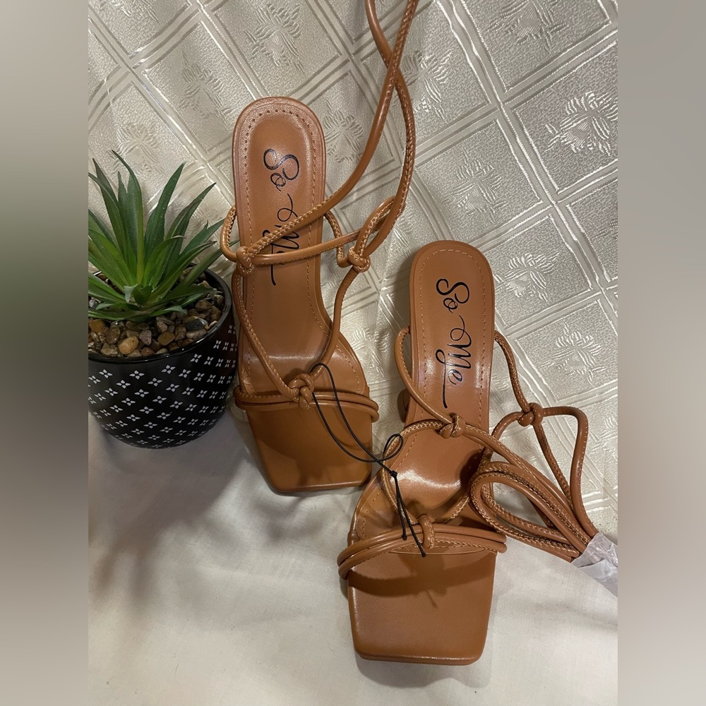 SO ME sandals